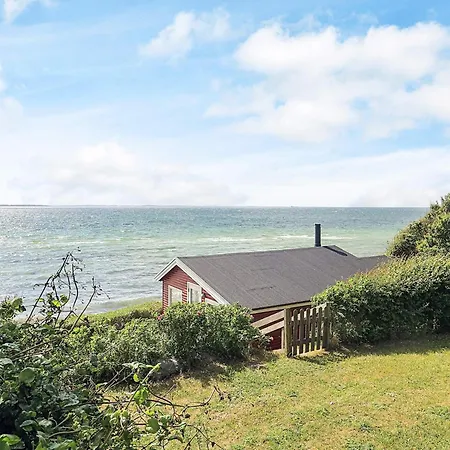 4 Person In * Martofte